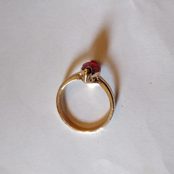 SOLD!! NWT Beautiful Boho Gold 7.5 Ring w Bright Red Zircon Stone!! - Picture 5 of 5